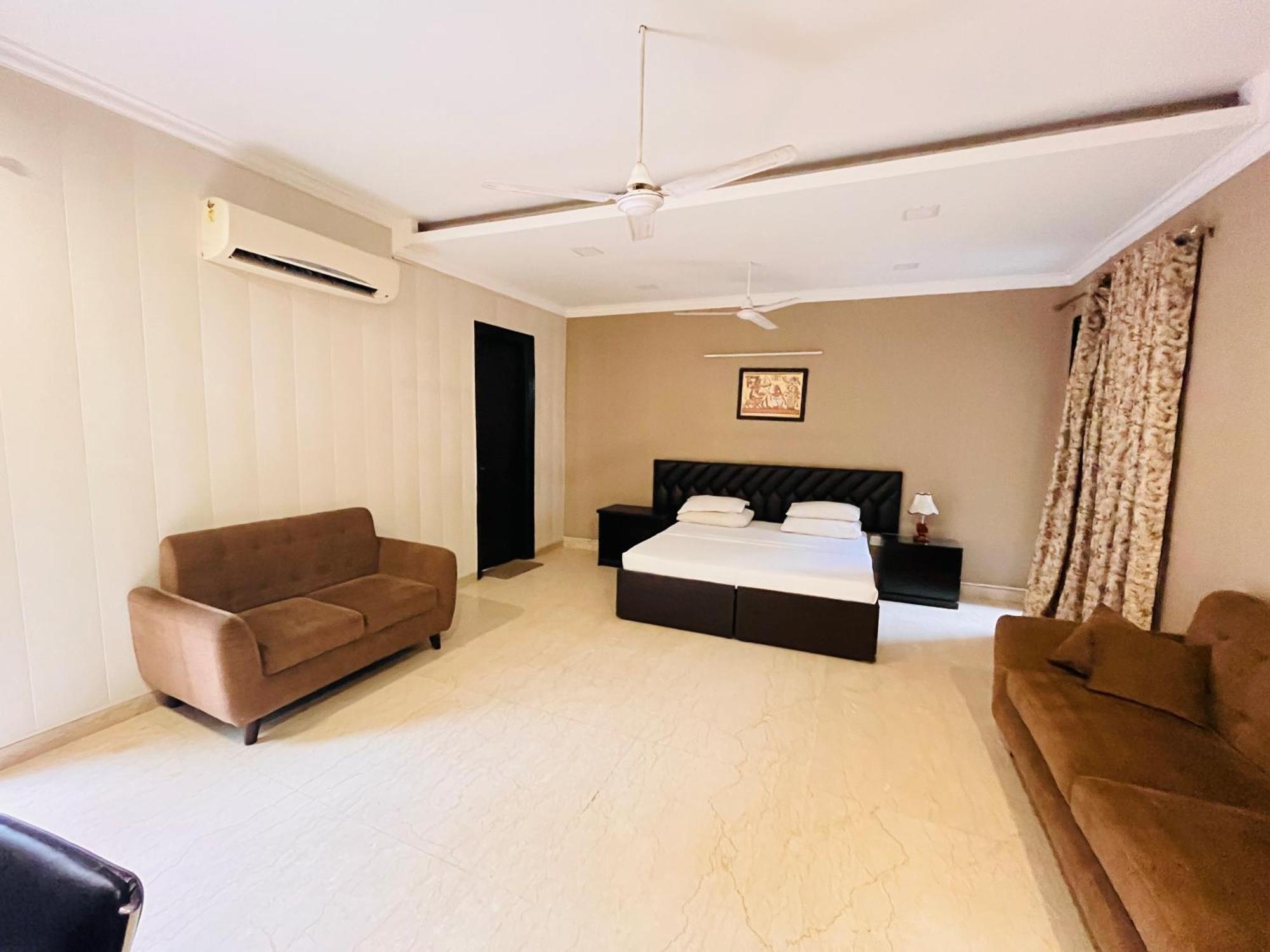 Abode Residency Safdarjung Enclave Near U S Embassy Delhi Hotel New Delhi Exterior photo